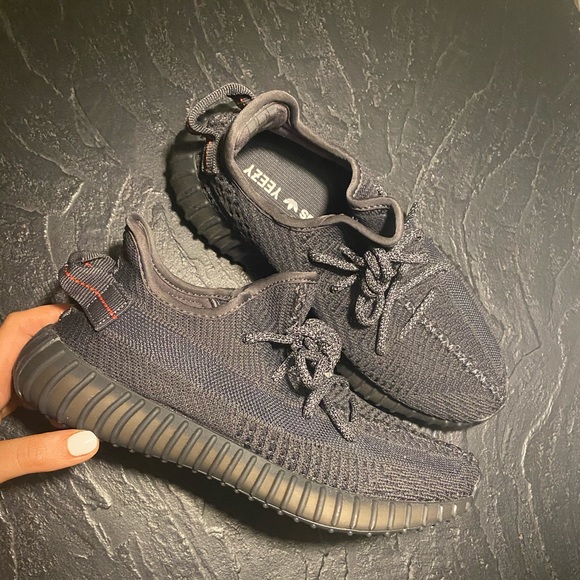 Adidas Yeezy - Picture 4 of 4